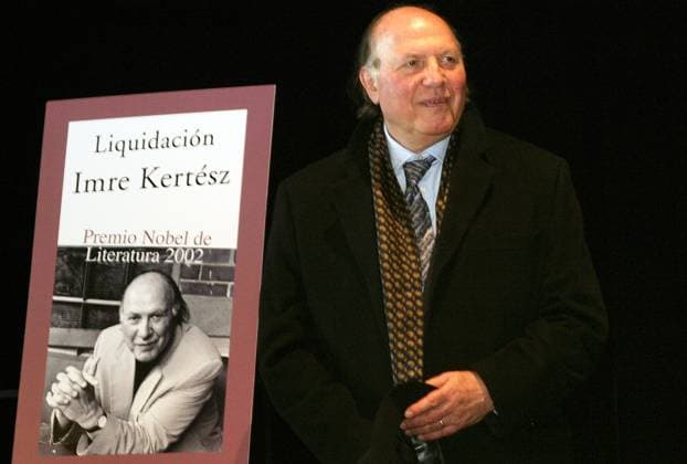 LIBRO *LIQUIDACION* ESP40309004. EL PREMIO NOBEL DE LITERATURA 2002, EL HUNGARO IMRE KERTESZ PRESENTO HOY LA EDICION EN ESPANOL DE SU LIBRO *LIQUIDACION*, LA NUEVA NOVELA EN LA QUE EL AUTOR EXPLORA SU VIDA LLEVADA A PERSONAJES QUE PASAN POR EL AMOR, LA ANGUSTIA Y LA DESESPERACION. 9 DE MARZO DEL 2004. ESPANA. NOTIMEX FOTO QUIQUE FIDALGO FRE ACE MADRID MADRID ESPANA EDITORIAL USE ONLY Copyright: xx NTX01010000 QUIQUExFIDALGOx notimexpix134842