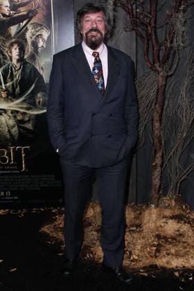 Celebrities attend the Los Angeles Premiere Of Warner Bros The Hobbit: The Desolation Of Smaug at Dolby Theatre in Hollywood 109626, LOS ANGELES, CALIFORNIA - Monday December 2, 2013. Stephen Fry at the Los Angeles Premiere Of Warner Bros The Hobbit: The Desolation Of Smaug held at Dolby Theatre in Hollywood. , Credit:Celebrity Monitor, PacificCoastN Avalon USA, Los Angeles Copyright: xCelebrityxMonitor,xPacificCoastNx xAvalonx 0528933888