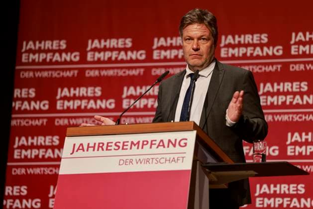 News Themen der Woche KW04 News Bilder des Tages Jahresempfang der rheinland-pfälzischen Wirtschaft am 25.01.2025 in der Mainzer Rheingoldhalle, Festredner Stellvertreter des Bundeskanzlers sowie Bundesminister für Wirtschaft und Klimaschutz der Bundesrepublik Deutschland Dr. Robert Habeck Foto: Stefan Sämmer *** Annual reception of the Rhineland-Palatinate business community on 25 January 2025 in the Rheingoldhalle in Mainz, keynote speaker Deputy Federal Chancellor and Federal Minister for Economic Affairs and Climate Protection of the Federal Republic of Germany Dr. Robert Habeck Photo Stefan Sämmer
