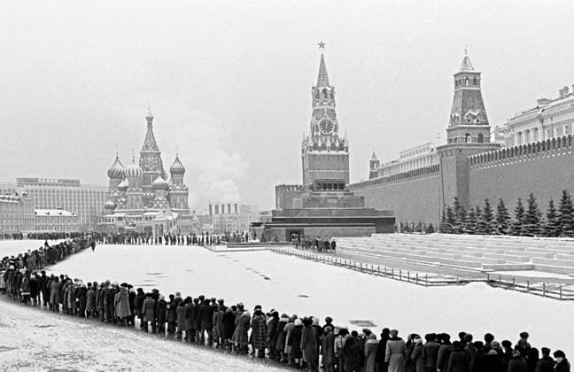 A line to the Mausoleum on Red Square in Moscow 551804 22.01.1979 Fifty five years since the death of Russian and Soviet political leader and statesman Vladimir Lenin (1970-1924). A line to the Mausoleum on Red Square in Moscow.A line to the Mausoleum on Red Square in Moscow. Boris Kaufman Sputnik Moscow Russia  Copyright: xBorisxKaufmanx