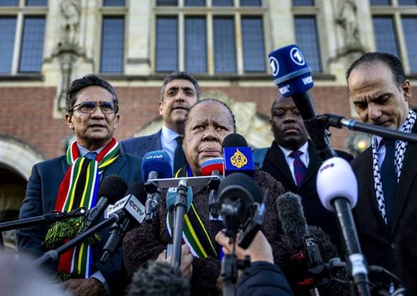 Bilder des Jahres 2024, News 01 Januar News Themen der Woche KW04 News Bilder des Tages THE HAGUE - South African Foreign Minister Naledi Pandor speaks to the international press following a ruling by the International Court of Justice (ICJ) on a request from South Africa for emergency measures for Gaza. Earlier this month, the court heard the genocide case against Israel, brought by South Africa. The entire case can take years to complete. ANP REMKO DE WAAL netherlands out - belgium out  Copyright: xx x489498581x originalFilename: 489498581.jpg