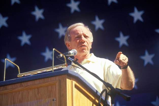 Senator Joe Lieberman campaigns for vice president during a rally at California State University at Fresno Senator Joe Lieberman campaigns for vice president during a rally at California State University at Fresno <br>Model Release: No<br>Property Release: No EDITORIAL USE ONLY Copyright: xx VOA14-1429 JoexSohmx voaphotos017470