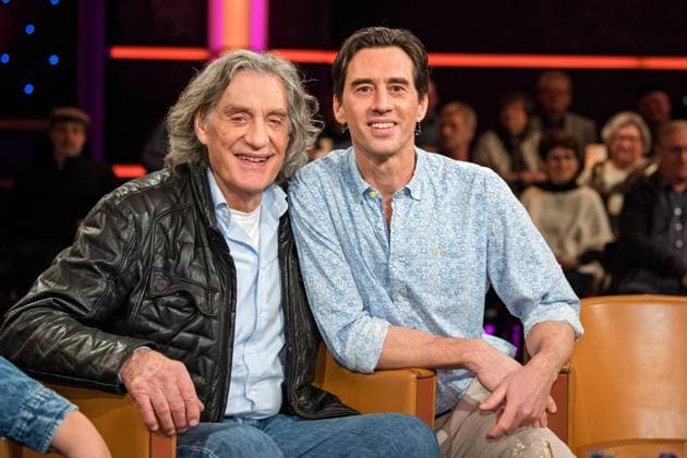 Bilder des Jahres 2024, Entertainment 01 Januar Entertainment Themen der Woche KW04 Entertainment Bilder des Tages MDR - Riverboat. Schauspieler Winfried Glatzeder mit seinem Sohn Robert anläßlich der Aufzeichnung der MDR - Talkshow Riverboat am 26.01.2024 in der Mediacity Leipzig. 20240126ADO0046 *** MDR Riverboat actor Winfried Glatzeder with his son Robert on the occasion of the recording of the MDR talk show Riverboat on 26 01 2024 at Mediacity Leipzig 20240126ADO0046