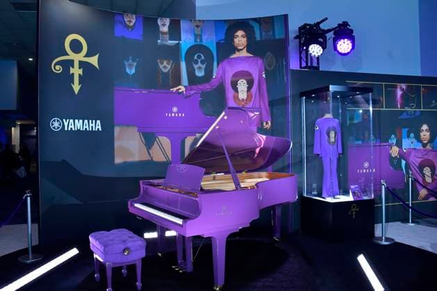 Yamaha grand piano by Prince at the 2024 NAMM Show at the Anaheim Convention Center Anaheim, 27 01 2024 Foto:xD.xStarbuckx xFuturexImagex namm_4108