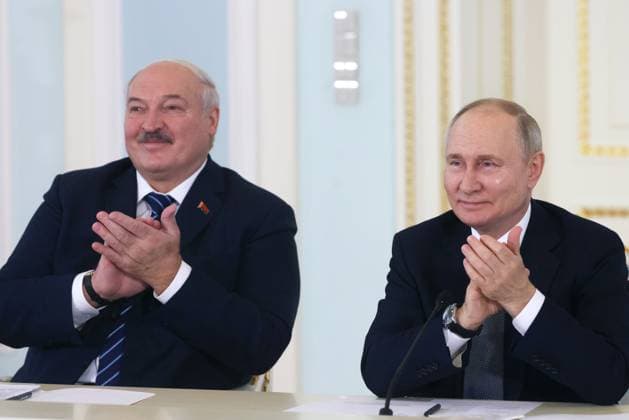 News Themen der Woche KW04 News Bilder des Tages Russia Antarctic Research Station Wintering Complex 8608193 28.01.2024 Russian President Vladimir Putin and Belarusian President Alexander Lukashenko attend a ceremony to launch a new wintering complex of the Vostok research station in Antarctica via videoconference at the Constantine Palace in Strelna in the suburb of St. Petersburg, Russia. Konstantin Zavrazhin POOL St. Petersburg Russia  Copyright: xKonstantinxZavrazhinx