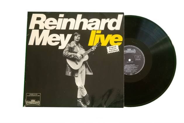 Cover vom Album eines Konzertmitschnittes des deutschen Sängers Reinhard Mey aus dem Jahr 1973 *** Cover from the album of a concert recording by German singer Reinhard Mey from 1973 Copyright: xx
