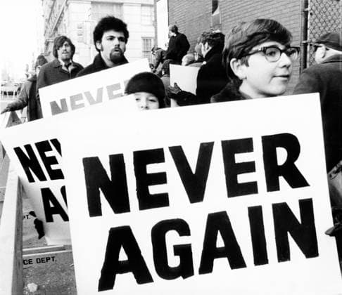 Members of Jewish Defense League Demonstrate Near Soviet Mission to the U.N., New York City, USA, 1971  Copyright: xJTxVintagex xGlasshousexImagesx jtv004583