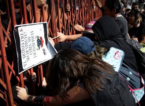 January 28, 2024, Mexico City, Mexico City, Mexico: Dozens of activists demonstrated this Sunday outside Plaza Mo xico, to denounce animal abuse due to the return of bullfighting.. On December 6, a ruling against this decision by the Supreme Court of Justice of the Nation (SCJN) allows fans to enjoy this show again. Mexico City Mexico - ZUMAn296 20240128_zip_n296_017 Copyright: xJorgexNunezx