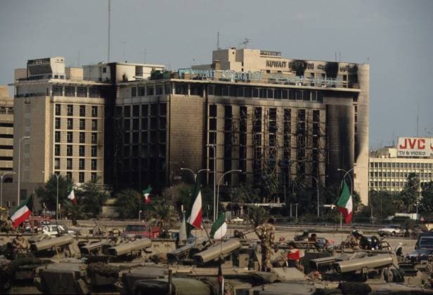 Gulf War in 1991 The Sheraton hotel in Kuwait City during the first days of liberation during the first Gulf War Photograph by Dennis Brack bb24 Kuwait City Kuwait EDITORIAL USE ONLY Copyright: xx x bsphotos035271