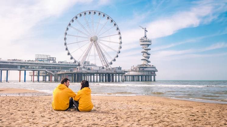 couple on the beach of Scheveningen Netherlands during Spring, Ferris Wheel The Pier at Scheveningen couple on the beach of Scheveningen Netherlands during Spring, The Ferris Wheel at The Pier at Scheveningen in the Netherlands, Sunny spring day at the beach ,model released, Symbolfoto Copyright: xZoonar.com FokkexBaarssenx 21105722 ,model released, Symbolfoto ,property released