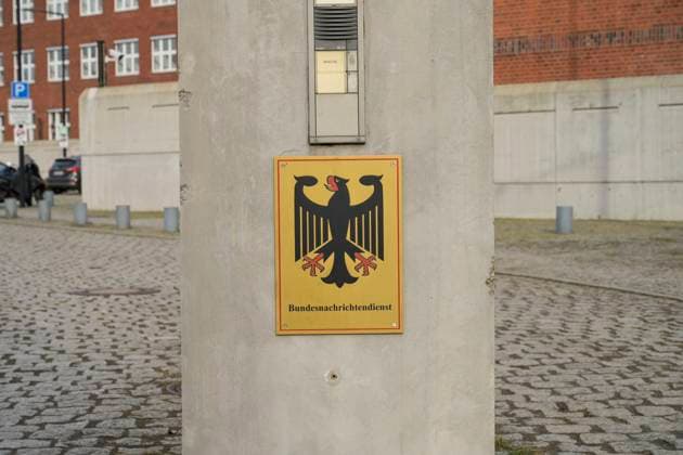 Schild, Bundesnachrichtendienst BND, Viktoriastraße, Lichterfelde, Steglitz-Zehlendorf, Berlin, Deutschland Schild, Bundesnachrichtendienst BND, Viktoriastraße, Lichterfelde, Steglitz-Zehlendorf, Berlin, Deutschland *** Sign, Federal Intelligence Service BND, Viktoriastrasse, Lichterfelde, Steglitz Zehlendorf, Berlin, Germany Sign, Federal Intelligence Service BND, Viktoriastrasse, Lichterfelde, Steglitz Zehlendorf, Berlin, Germany