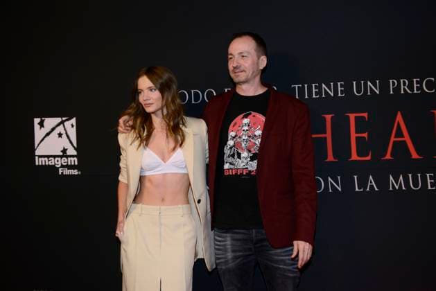 January 30, 2024, Mexico City, Ciudad de Mexico, Mexico: January 30, 2024, Mexico City, Mexico: Director Alberto Corredor and British actress pose for photos during the red carpet of Baghead at Cinepolis Miyana. on January 30, 2024, Mexico City, Mexico. Mexico City Mexico - ZUMAe321 20240130_zea_e321_010 Copyright: xCarlosxTischler xEyepixxGroupx