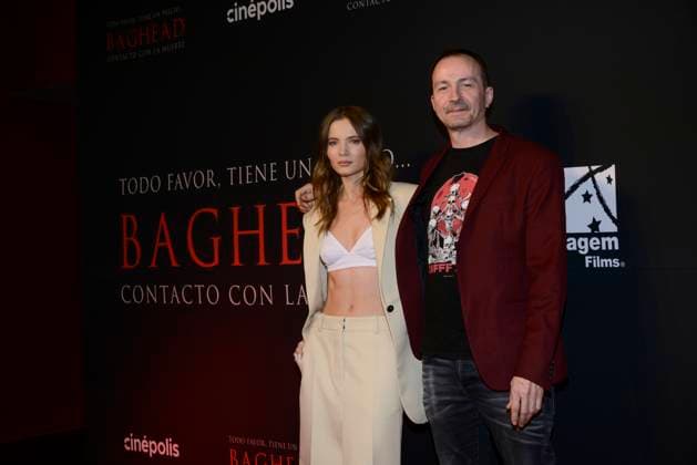 January 30, 2024, Mexico City, Ciudad de Mexico, Mexico: January 30, 2024, Mexico City, Mexico: Director Alberto Corredor and British actress pose for photos during the red carpet of Baghead at Cinepolis Miyana. on January 30, 2024, Mexico City, Mexico. Mexico City Mexico - ZUMAe321 20240130_zea_e321_017 Copyright: xCarlosxTischler xEyepixxGroupx