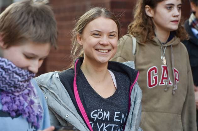 Entertainment Bilder der Woche KW05 Entertainment Bilder des Tages February 1, 2024, London, England, United Kingdom: GRETA THUNBERG is all smiles outside Westminster Magistrates Court in London as she appeared in a trial over a protest outside an oil industry summit in the UK capital in 2023. London United Kingdom - ZUMAk172 20240201_zip_k172_046 Copyright: xThomasxKrychx