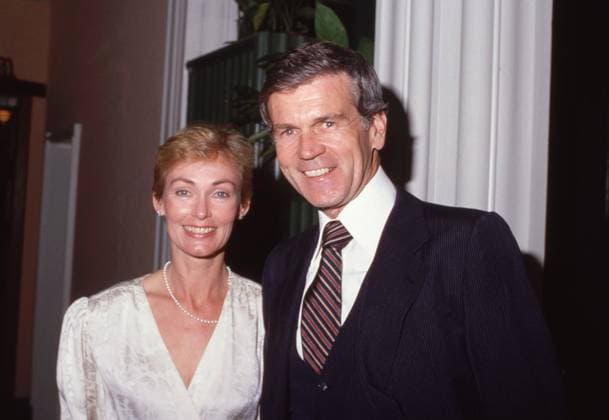 **FILE PHOTO** Don Murray Has Passed Away. Don Murray and wife February 1988 Copyright: xRalphxDominguez MediaPunchx