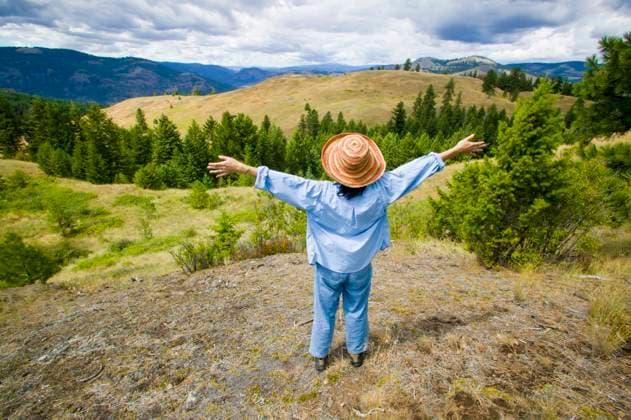 Japanese woman enjoying scenic view of landscape King County, Washington, United States, 21.12.2023, model released, TTBB_BLD249403.jpg, 50-54 years, admiring, aging, aging process, arms outstretched, asian ethnicity, aspirations, authentic, authenticity, awe, baby boomer, beauty in nature, brunette, calm, candid, carefree, color image, copy space, countryside, day, dreams, enjoying, environment, freedom, full length, getting away from it all, happy, hat, high angle view, horizontal, independence, inspiration, japanese ethnicity, king county, landscape, lifestyle, majestic, mature adult, mature women, minority, mountain, mountain top, nature, one person, outdoors, peace, people, photography, real life, real people, rear view, refreshing, r Copyright: xJedxShare KaoruxSharex