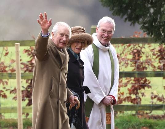 Entertainment Bilder der Woche KW05 Entertainment Bilder des Tages King Charles III and Queen Camilla attend the Sunday Holy Communion service at St. Mary Magdalene church in Sandringham, Norfolk, UK, on 4th February, 2024. The monarch recently underwent treatment for an enlarged prostate and has stepped back from public duties whilst he fully recovers. 