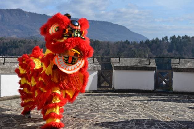 News Themen der Woche KW05 News Bilder des Tages PXL_Chinese New Year celebration Castle Trakoscan in cooperation with the Confucius Institute of University of Zagreb, with the support of the Embassy of the People s Republic of China in the Republic of Croatia, organizes a series of activities for all visitors in the premises of the castle on 04. February 2024. in Krapina, Croatia. They celebrated the Year of Dragon in Castle Trakoscan. JosipxMikacic PIXSELL