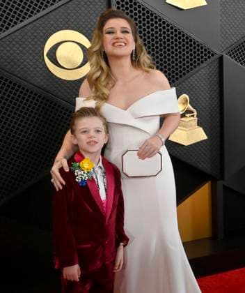 (L-R) Remington Alexander and Kelly Clarkson attend the 66th annual Grammy Awards at the Crypto.com Arena in Los Angeles on Sunday, February 4, 2024.  LAP20240204053 JIMxRUYMEN
