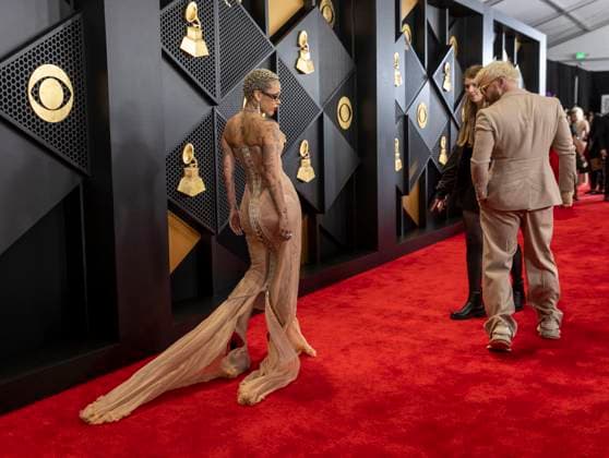 Doja Cat attends the 66th GRAMMY Awards at Crypto.com Arena on February 04, 2024 in Los Angeles, California. Armando Arorizo !ACHTUNG: NUR REDAKTIONELLE NUTZUNG!  Copyright: xArmandoxArorizox AME6083 20240205-55012842492_1