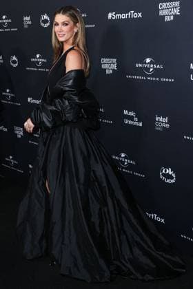 Universal Grammy After Party - LA Delta Goodrem arrives at Universal Music Group s 2024 66th GRAMMY Awards After Party held at nya studios WEST on February 4, 2024 in Hollywood, Los Angeles, California, United States. Photo by Xavier Collin Image Press Agency ABACAPRESS.COM Los Angeles California United States  Copyright: xCollinxXavier ImagexPressxAgencyxABACAx