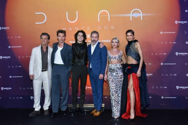 February 5, 2024, Mexico City, Ciudad de Mexico, Mexico: February 05, 2024, Mexico City, Mexico: (L-R) Josh Brolin, Austin Butler, Timotho e Chalame, Denis Villeneuve, Florence Pugh and Zendaya attend the Photocall from Dune: Part Two at Mexico City Four Season Hotel. on February 5, 2024. In Mexico City, Mexico. Mexico City Mexico - ZUMAe321 20240205_zea_e321_200 Copyright: xCarlosxTischler xEyepixxGroupx