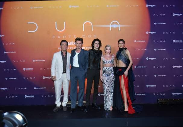 February 5, 2024, Mexico City, Ciudad de Mexico, Mexico: February 05, 2024, Mexico City, Mexico: (L-R) Josh Brolin, Austin Butler, Timotho e Chalame, Florence Pugh and Zendaya attend the Photocall from Dune: Part Two at Mexico City Four Season Hotel. on February 5, 2024. In Mexico City, Mexico. Mexico City Mexico - ZUMAe321 20240205_zea_e321_210 Copyright: xCarlosxTischler xEyepixxGroupx