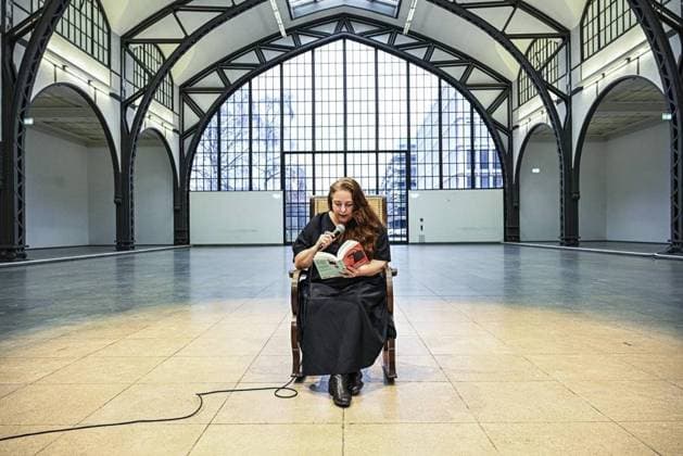 Bilder des Jahres 2024, Entertainment 02 Februar Entertainment Themen der Woche KW06 Entertainment Bilder des Tages 100-stündige Lesung im Hamburger Bahnhof ** NUR FÜR REDAKTIONELLE ZWECKE ** EDITORIAL USE ONLY **<p>Tania Bruguera, Künstlerin und Aktivistin, liest vor einem Pressetermin zu ihrer Performance Â«Where Your Ideas Become Civic Actions (100 Hours Reading The Origins of Totalitarianism)Â», im Hamburger Bahnhof Â· Nationalgalerie der Gegenwart aus Hannah Arendts Â«Elemente und Ursprünge totaler HerrschaftÂ». Die 100-stündige Lesung findet in der Historischen Halle des Museums bei kostenlosem Eintritt ununterbrochen, Tag und Nacht, vom Mittwoch, 7. Februar 2024, 19 Uhr, bis Sonntag, 11. Februar 2024, 23 Uhr, statt. fotografiert am 06.02.2024 in Berlin. Deutschland Berlin Berlin Copyright: MaurizioxGambarini *** 100-hour reading at Hamburger Copyright: MaurizioxGambarini doc7u0w21usa681rb9ykdz ,EDITORIAL USE ONLY