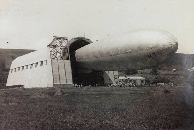 First World War: hangar with a Italian army dirigible (b w photo) 1250158 First World War: hangar with a Italian army dirigible (b w photo) by Unknown photographer, (20th century); (add.info.: Unidentified Author Italy); Fratelli Alinari Museum Collections, Florence, Italy. Copyright: xFratellixAlinarixMuseumxCollections,xFlorence,xItalyx xBridgemanxImagesx 1250158