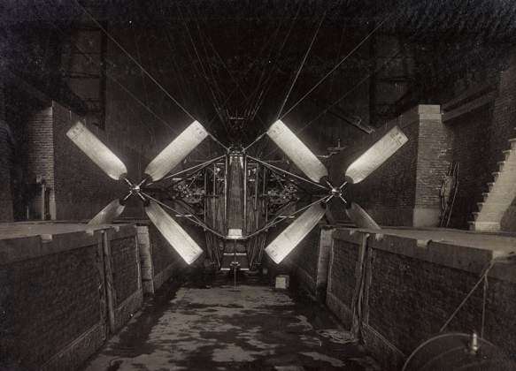 First World War: propellers of an Italian Army airship (b w photo) 1250170 First World War: propellers of an Italian Army airship (b w photo) by Unknown photographer, (20th century); (add.info.: Unidentified Author Italy); Fratelli Alinari Museum Collections, Florence, Italy. Copyright: xFratellixAlinarixMuseumxCollections,xFlorence,xItalyx xBridgemanxImagesx 1250170