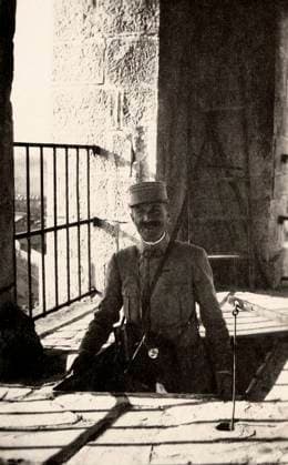 Colonel Giraud climbs the bell tower of the church of Romans during WWI (b w photo) 1251698 Colonel Giraud climbs the bell tower of the church of Romans during WWI (b w photo) by Ojetti, Ugo (1871-1946) ; (add.info.: Ojetti, Ugo Romans D Isonzo, Gorizia, Italy); Fratelli Alinari Museum Collections, Florence, Italy. Copyright: xFratellixAlinarixMuseumxCollections,xFlorence,xItalyx xBridgemanxImagesx 1251698