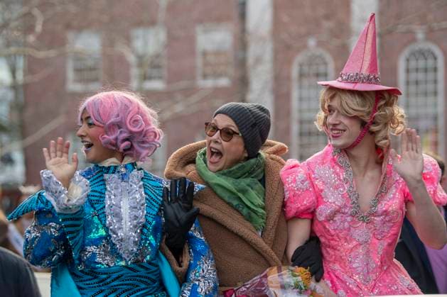 US actress Annette Bening, flanked by Harvard students, waves to the crowd during a parade, through the Harvard Yard in her honor, as she is named the Harvard University s Hasty Pudding Theatricals 2024 Woman of the Year in Cambridge, MA on Tuesday, February 06, 2024.  BOS20240206007 AmandaxSabga