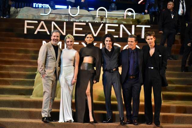 Dune Fan Event - Mexico City (L-R) Denis Villeneuve, Florence Pugh, Zendaya, Timothee Chalamet, Josh Brolin and Austin Butler attend the red carpet of the Fan Event for the film Dune: Part Two at Auditorio Nacional on February 6, 2024 in Mexico City, Mexico. Photo by Carlos Tischler Eyepix Group ABACAPRESS.COM Mexico City Mexico  Copyright: xTischlerxCarlos Eyepix ABACAx