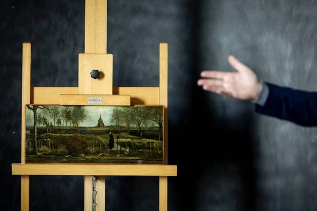 Bilder des Jahres 2024, Entertainment 02 Februar Entertainment Themen der Woche KW06 Entertainment Bilder des Tages ROTTERDAM - Painting Spring Garden by Vincent van Gogh during a press viewing. The painting was stolen from the Singer Laren museum in 2020 and has now been returned to its rightful owner, the Groninger Museum. The work will be examined in Depot Boijmans Van Beuningen in the coming months in order to be able to exhibit it again. ANP ROBIN VAN LONKHUIJSEN netherlands out - belgium out  Copyright: xx x490460137x originalFilename: 490460137.jpg