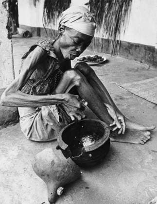 Woman Suffering From Malnutrition in A Refugees Camp in Nigeria during Civil War Between Biafra and Nigeria July 3, 1968 (b w photo) 1643000 Woman Suffering From Malnutrition in A Refugees Camp in Nigeria during Civil War Between Biafra and Nigeria July 3, 1968 (b w photo); (add.info.: Woman suffering from malnutrition in a refugees camp in Nigeria during civil war between Biafra and Nigeria july 3, 1968). Copyright: xBridgemanxImagesx 1643000