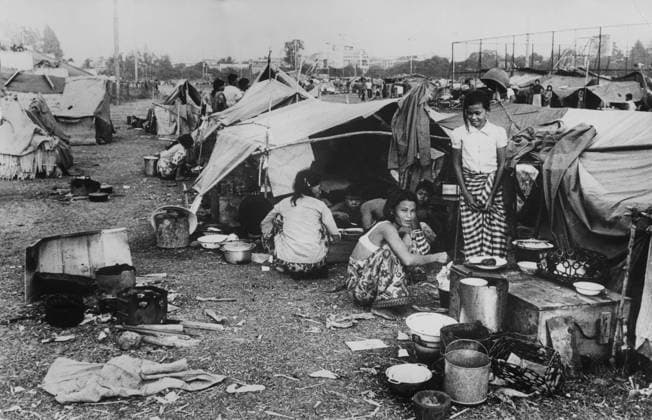 Cambodian Refugees Camp on The Periphery of The Capital Phnom Penh in April 1975 After Capture of The Town By Red Khmers (b w photo) 1659993 Cambodian Refugees Camp on The Periphery of The Capital Phnom Penh in April 1975 After Capture of The Town By Red Khmers (b w photo); (add.info.: Cambodian refugees camp on the periphery of the capital Phnom Penh in april 1975 after capture of the town by Red Khmers). Copyright: xBridgemanxImagesx 1659993