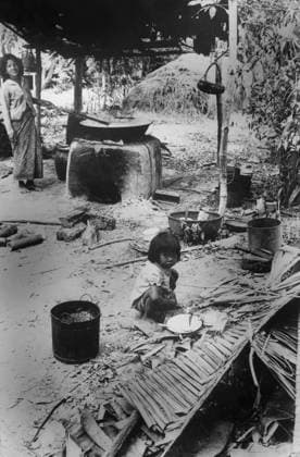 Cambodian Refugees Camp in April 1975 After Capture of Phnom Penh By Red Khmers (b w photo) 1660006 Cambodian Refugees Camp in April 1975 After Capture of Phnom Penh By Red Khmers (b w photo); (add.info.: Cambodian refugees camp in april 1975 after capture of Phnom Penh by Red Khmers). Copyright: xBridgemanxImagesx 1660006
