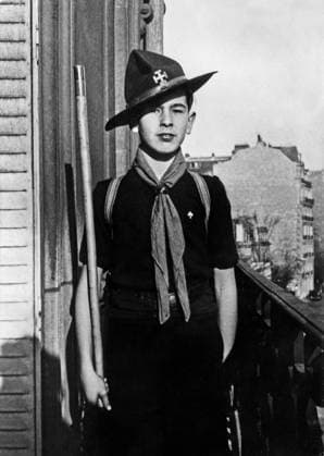 Valery Giscard D Estaing, Young, As A Boy Scout, 12 Years Old, in 1938 (b w photo) 1661897 Valery Giscard D Estaing, Young, As A Boy Scout, 12 Years Old, in 1938 (b w photo); (add.info.: Valery Giscard d Estaing, young, as a boy scout, 12 years old, in 1938). Copyright: xBridgemanxImagesx 1661897