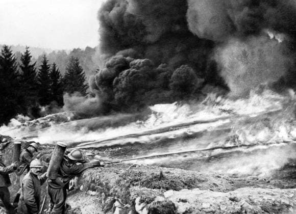 French Soldiers in the Trenches, Chemin des Dames, 1917 (b w photo) 1700344 French Soldiers in the Trenches, Chemin des Dames, 1917 (b w photo) by French Photographer (20th century); (add.info.: French soldiers using flame-throwers from the trenches at Chemin des Dames, 1917, during the great war). Copyright: xBridgemanxImagesx 1700344
