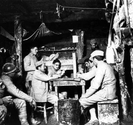 Soldiers Playing Cards in a Trench, First World War (b w photo) 1700907 Soldiers Playing Cards in a Trench, First World War (b w photo) by French Photographer (20th century); (add.info.: Soldiers playing cards in a trench during 1st world war). Copyright: xBridgemanxImagesx 1700907