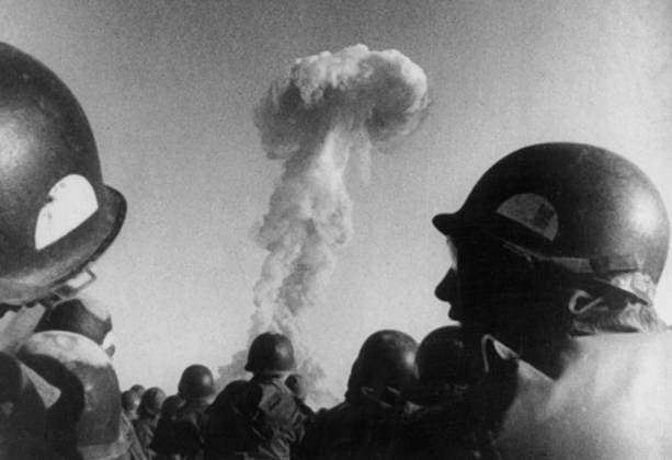 American Soldiers Attending a Nuclear Test, Nevada, 1st November 1951 (b w photo) 1702578 American Soldiers Attending a Nuclear Test, Nevada, 1st November 1951 (b w photo); (add.info.: American soldiers attending a nuclear test in Nevada november 1st, 1951). Copyright: xBridgemanxImagesx 1702578