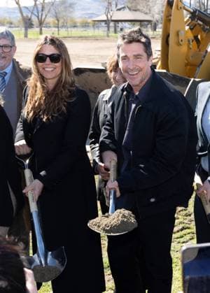 Bilder des Jahres 2024, Entertainment 02 Februar Entertainment Themen der Woche KW06 Entertainment Bilder des Tages February 7, 2024, Palmdale, Ca, USA: Sibi Blazic and Christian Bale attend Together California, a new organization Co Founded by Christian Bale and Eric Esrailian, Breaks Ground on new Foster Care Center in Palmdale, CA. Palmdale USA - ZUMAp281 20240207_zea_p281_009 Copyright: xPhotoxImagexPressx