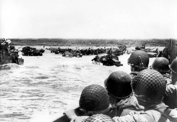 Allied Normandy Landings June 06, 1944: American soldiers in landing crafts and amphibious cars (Omaha Beach) 1712418 Allied Normandy Landings June 06, 1944: American soldiers in landing crafts and amphibious cars (Omaha Beach); (add.info.: Allied Normandy Landings june 06, 1944: american soldiers in landing crafts and amphibious cars (Omaha Beach)). Copyright: xBridgemanxImagesx 1712418