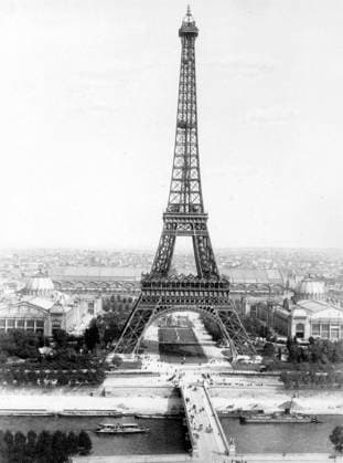 end of the building of the Eiffel Tower in Paris March 31, 1889 for World Fair in Paris 1889 , here photographed at the time of the 1900 World Fair 1714250 end of the building of the Eiffel Tower in Paris March 31, 1889 for World Fair in Paris 1889 , here photographed at the time of the 1900 World Fair; (add.info.: end of the building of the Eiffel Tower in Paris march 31, 1889 for World Fair in Paris 1889 , here photographed at the time of the 1900 World Fair). Copyright: xBridgemanxImagesx 1714250