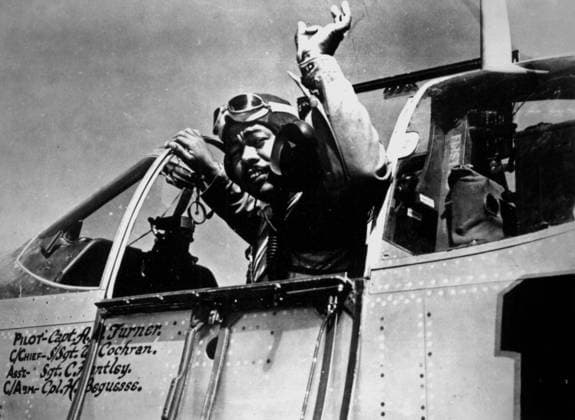 African-American pilot Capt Andrew D. Turner taking off in his Mustang plane, September 1944 (b w photo) 1721271 African-American pilot Capt Andrew D. Turner taking off in his Mustang plane, September 1944 (b w photo) by Unknown photographer, (20th century); (add.info.: African-American pilot Capt Andrew D. Turner (15th U.S. Army Air Force) in his Mustang plane is going to take off from a base in Italy, September 1944). Copyright: xBridgemanxImagesx 1721271