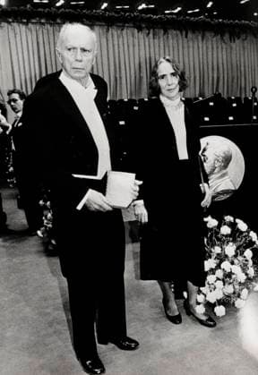 Simon recoit Nobel 1826227 Simon recoit Nobel by Unknown photographer, (20th century); (add.info.: During a solemn ceremony on 10 December 1985 in the grand concert hall in Stockholm, Claude Simon, a French writer and his wife Rea received the Nobel Prize in Literature). Copyright: xBridgemanxImagesx 1826227