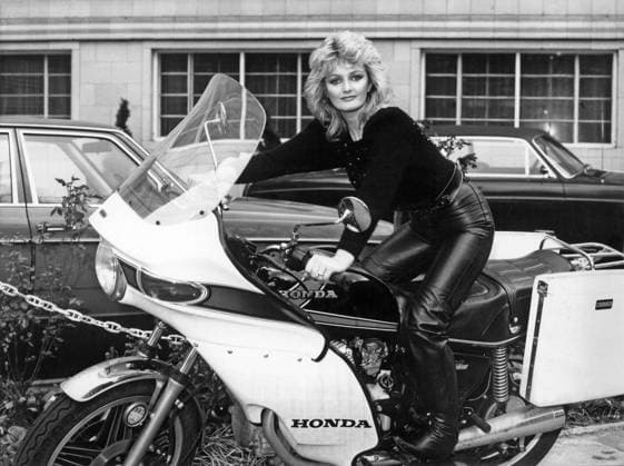 Bonnie Tyler 1929864 Bonnie Tyler by Unknown photographer, (20th century); (add.info.: Singer Bonnie Tyler on a motorcycle in London May 3, 1983). Copyright: xBridgemanxImagesx 1929864