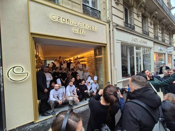 Paris IIe, le 7 février 2023. Le chef pâtissier Cédric Grolet PHOTOPQR LE PARISIEN Maxime Ducher ; ; 07 02 2024 ; Paris IIe, le 7 février 2023. Le chef pâtissier Cédric Grolet a inauguré son troisième établissement parisien, le café Cédric Grolet. - Cédric Grolet, the sweet genius It’s no surprise that outrageously talented wonder chef Cédric Grolet has been named the 2018 World’s Best Pastry Chef. The pastry chef inaugurates his third establishment in Paris, Café Cédric Grolet Feb 7, 2024 France  Copyright: xPHOTOPQR LExPARISIEN MAXPPPxMaximexDucherx 20240208LPA3811 20240208LPA3811