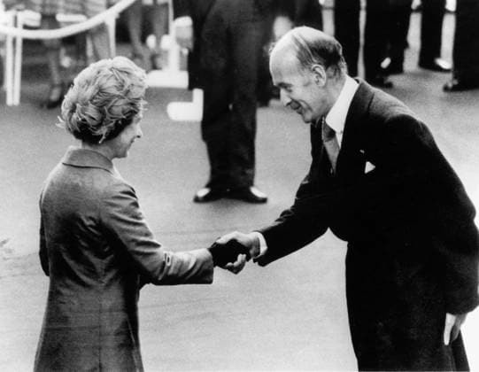 Giscard d Estaing and Elisabeth II, 176 (b w photo) 2076295 Giscard d Estaing and Elisabeth II, 176 (b w photo) by Unknown photographer, (20th century); (add.info.: French president Valery Giscard d Estaing greeted by the queen of Great-Britain and Ireland Elizabeth II in London on june 22, 1976). Copyright: xBridgemanxImagesx 2076295