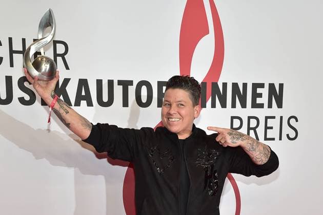 Bilder des Jahres 2024, Entertainment 02 Februar Entertainment Themen der Woche KW06 Entertainment Bilder des Tages 15. Deutschen Musikautor innenpreis Kerstin Ott, Gewinnerin Schlager Ankunft zur Verleihung des 15. Deutschen Musikautor innenpreis im Hotel Ritz in Berlin, am 08.02.2024 *** 15 German Music Author Award Kerstin Ott, Schlager winner Arrival at the award ceremony of the 15 German Music Author Award at the Hotel Ritz in Berlin, on 08 02 2024 Photopress Mueller